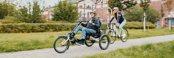 Hase Bikes Trigo UP E Elfenbein-Schwarz Dreirad TOPSELLER